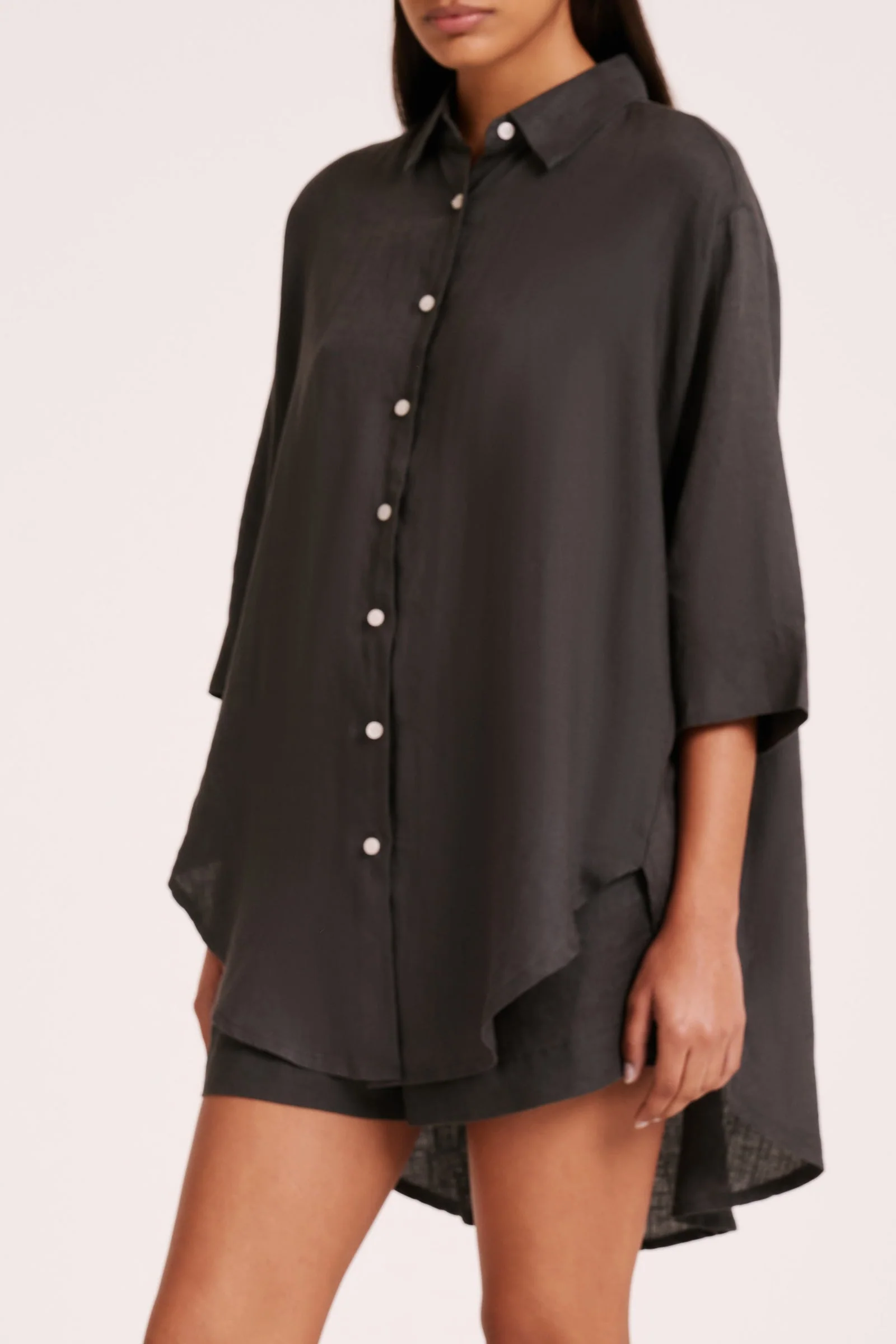 LOUNGE LINEN LONGLINE SHIRT - Image 3
