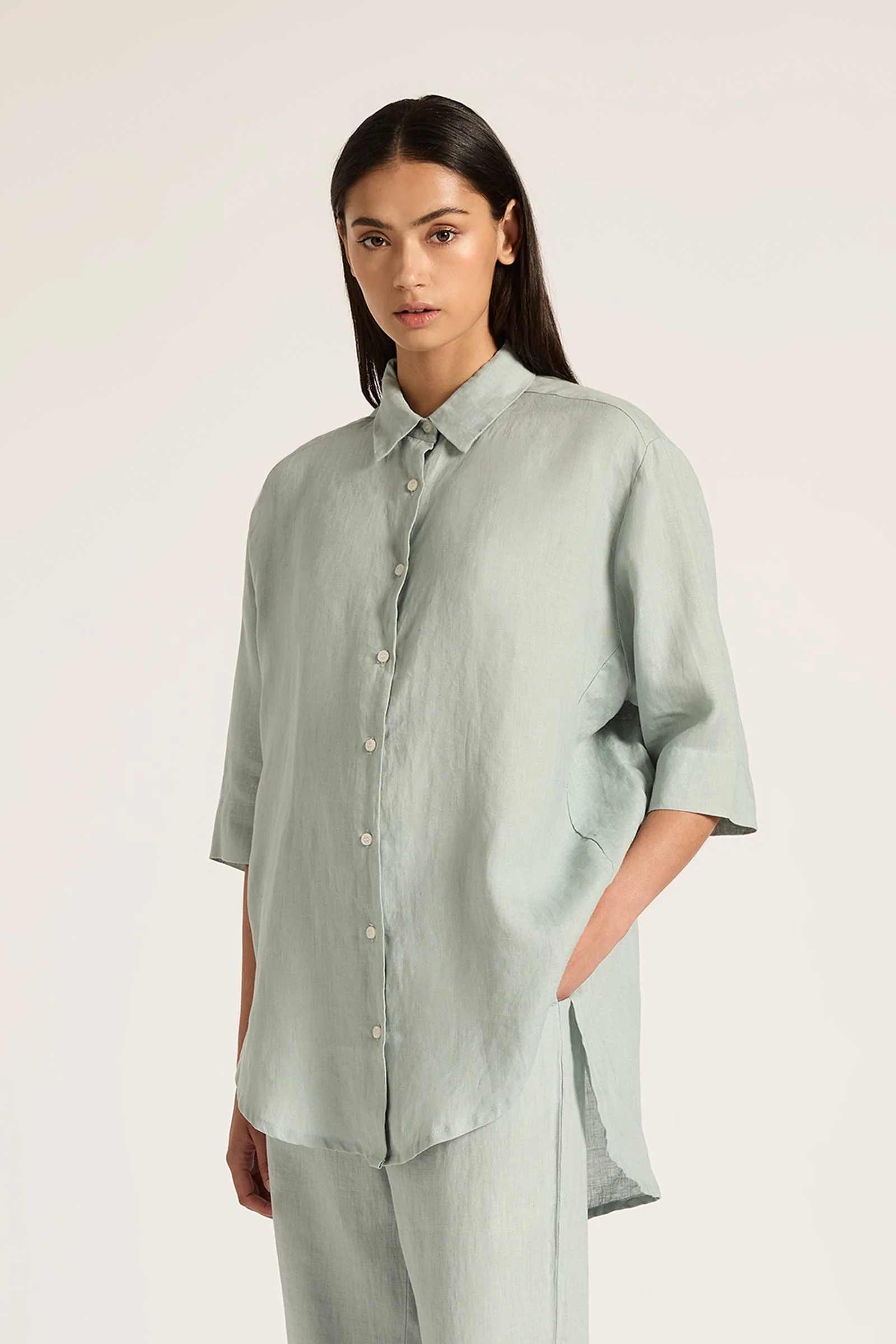 LOUNGE LINEN LONGLINE SHIRT - Image 7