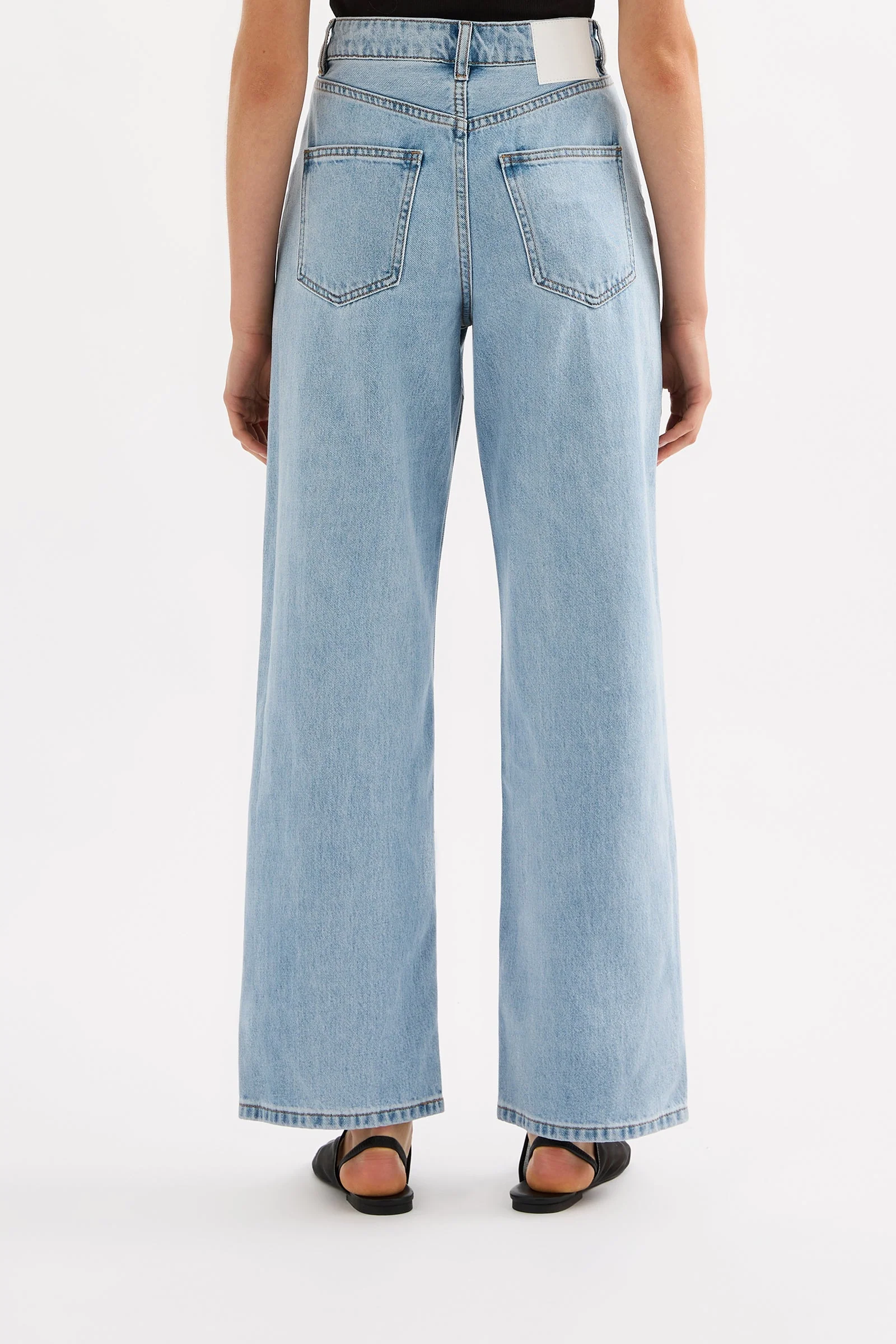 ORGANIC RELAXED LEG JEAN - Image 10