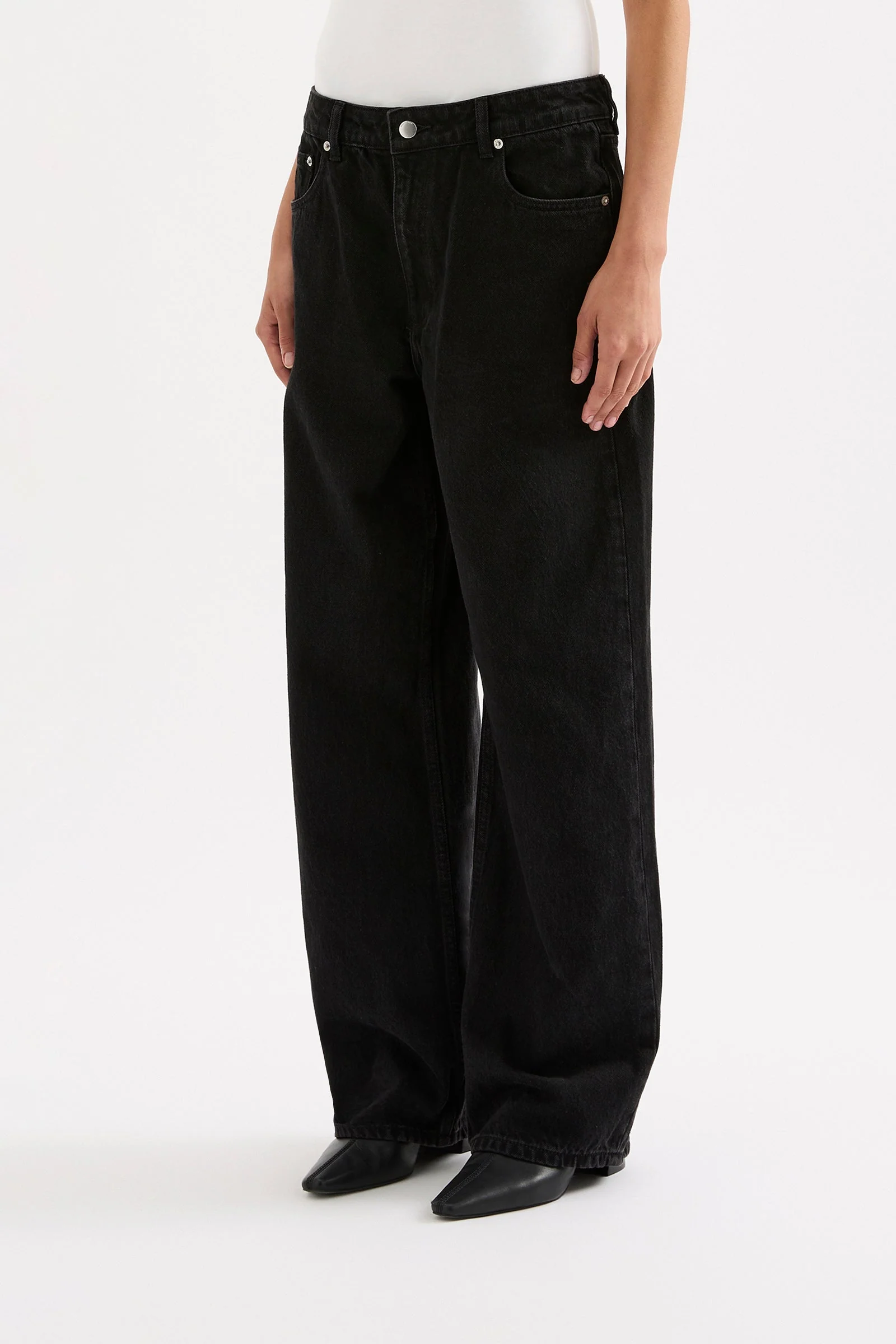 ORGANIC RELAXED LEG JEAN - Image 17