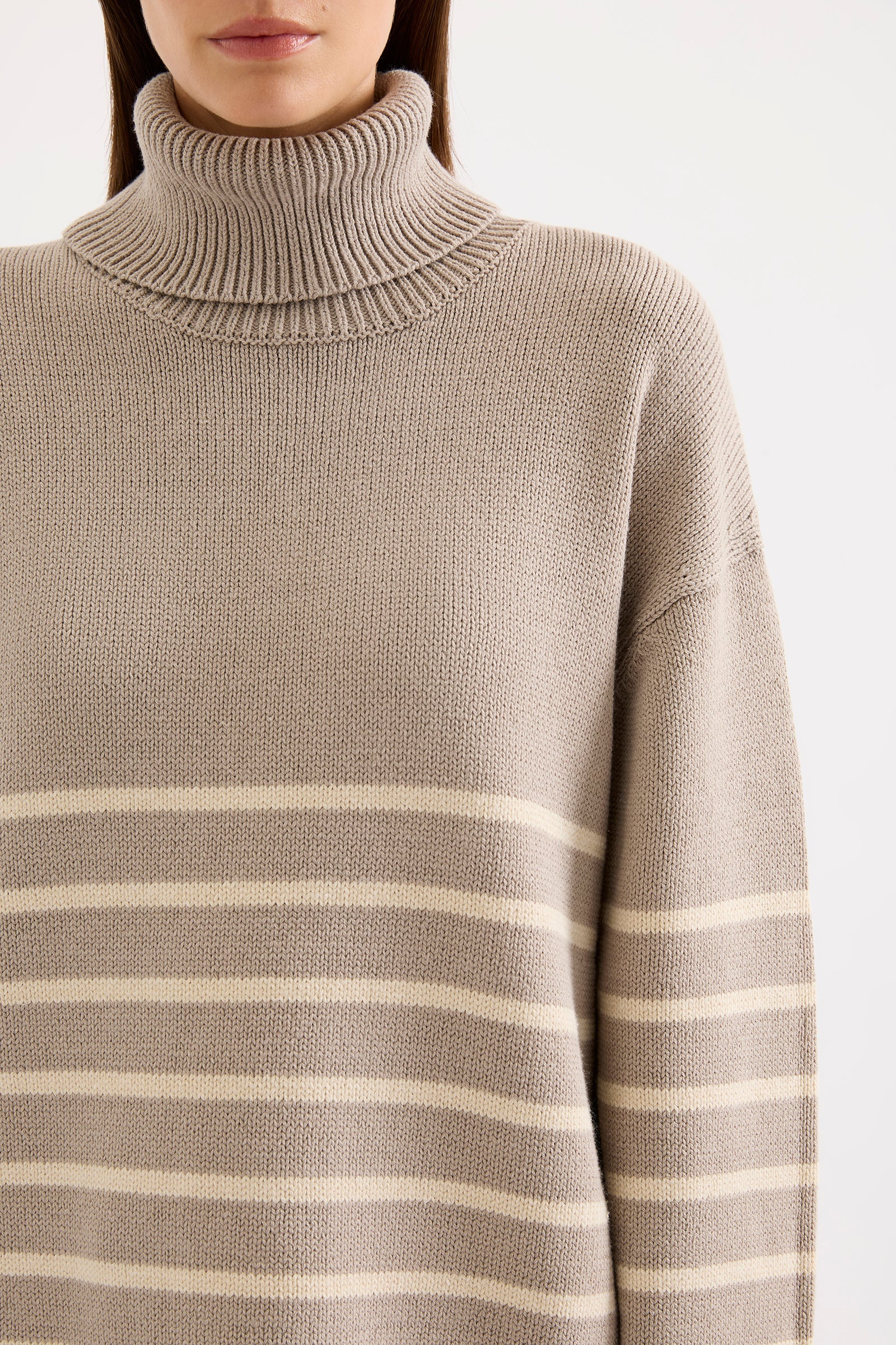 VENUS TURTLENECK KNIT - Image 6